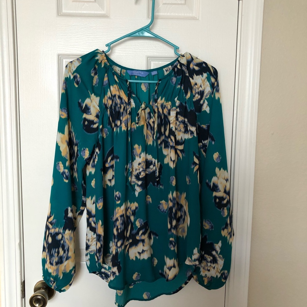 Beautiful Vera Wang blouse!